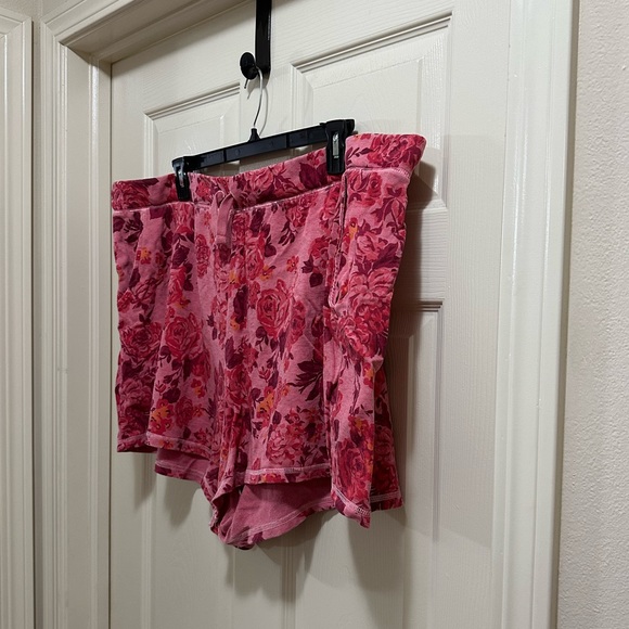 Old Navy lounge sweat shorts pink floral design mid rise size 3X - Picture 4 of 5